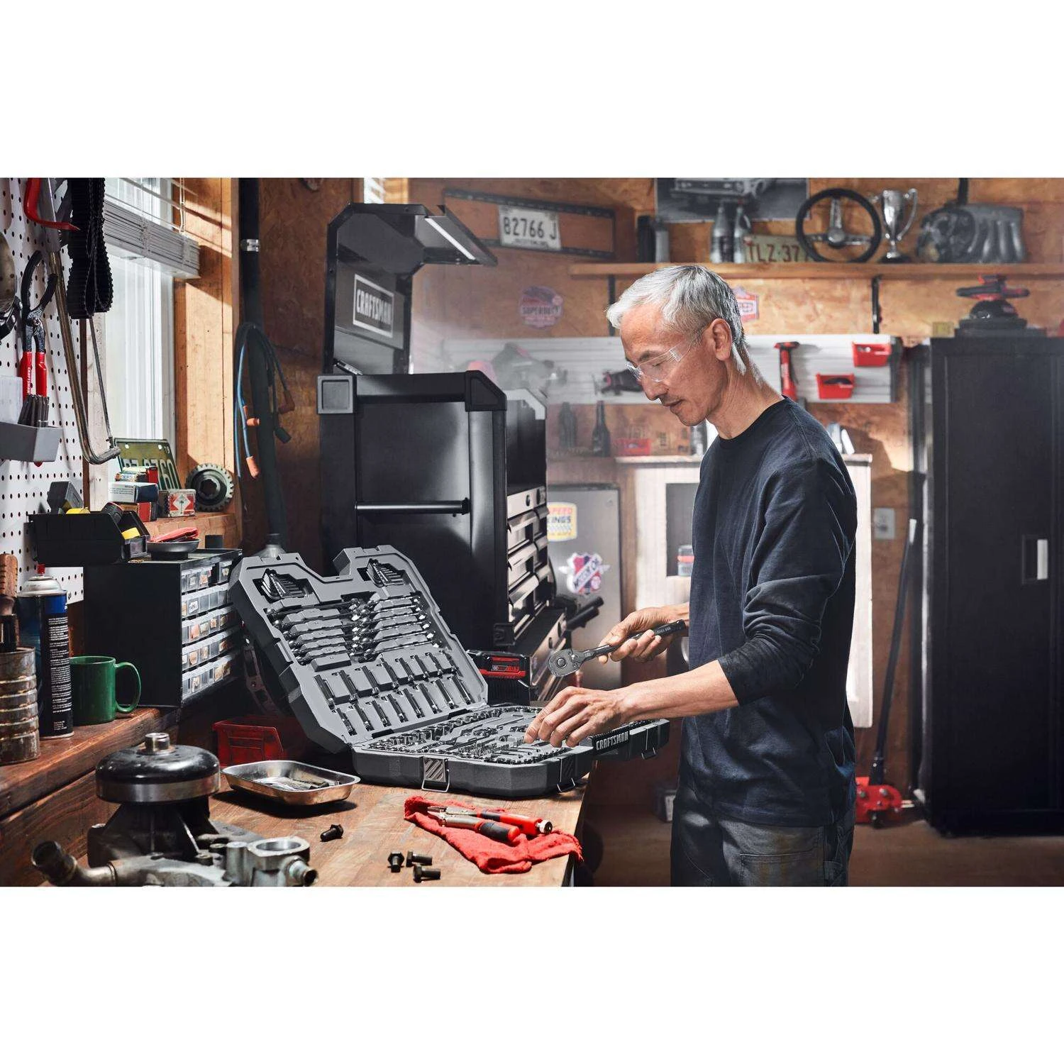 Craftsman OVERDRIVE 1/4 & 3/8 & 1/2 In. Drive Metric/SAE 6 Point Mechanic's Tool Set 154 Pc 9 Craftsman OVERDRIVE 1/4 & 3/8 & 1/2 In. Drive Metric/SAE 6 Point Mechanic's Tool Set 154 Pc - Image 7